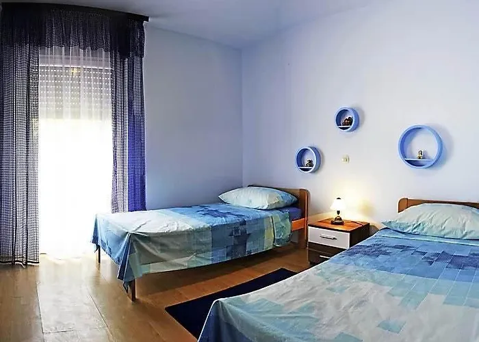 Апартаменты With Parking Space Banjol, Rab - 11381